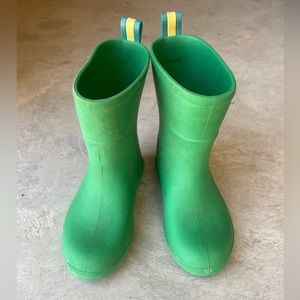 Kids rain boots. In good condition